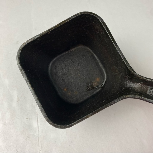 Cuisinart 24 Oz. Cast Iron Basting Pot . Needs cleaned - Picture 2 of 4